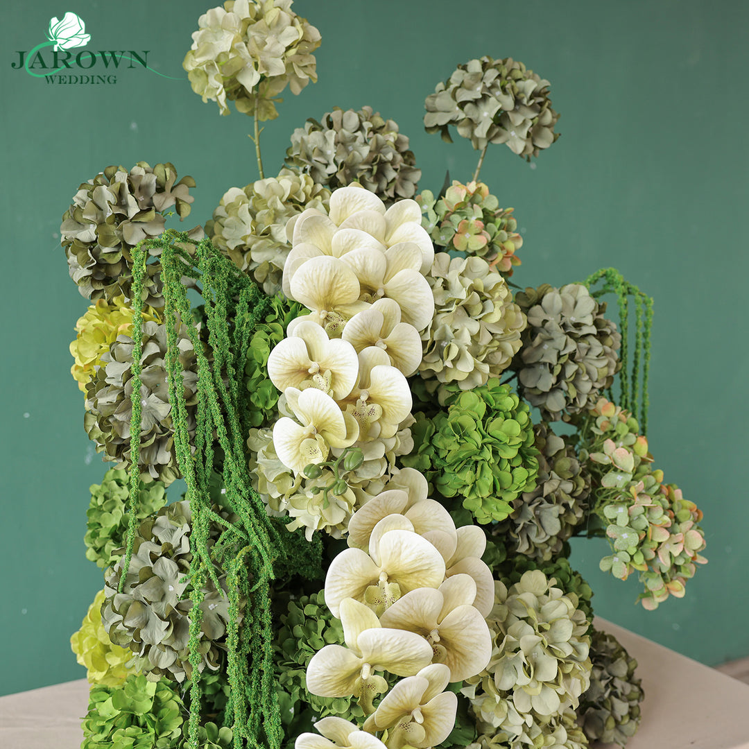 Aisle & Centerpiece in Green