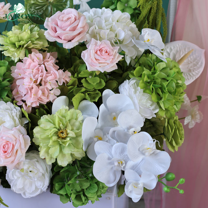 Aisle in Green/Pink/White