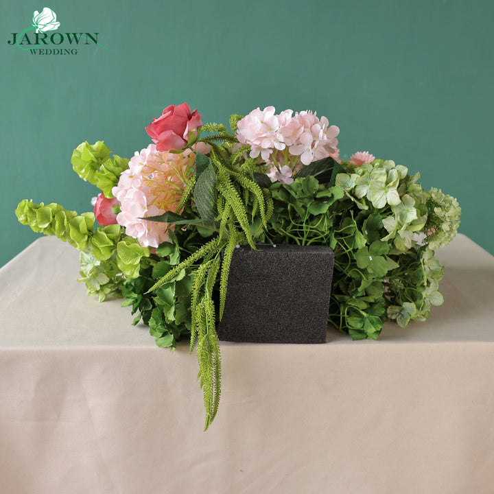 Aisle in Green/Pink/White