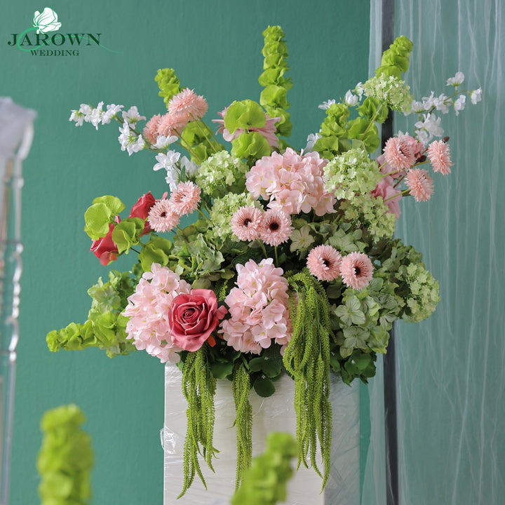 Aisle in Green/Pink/White
