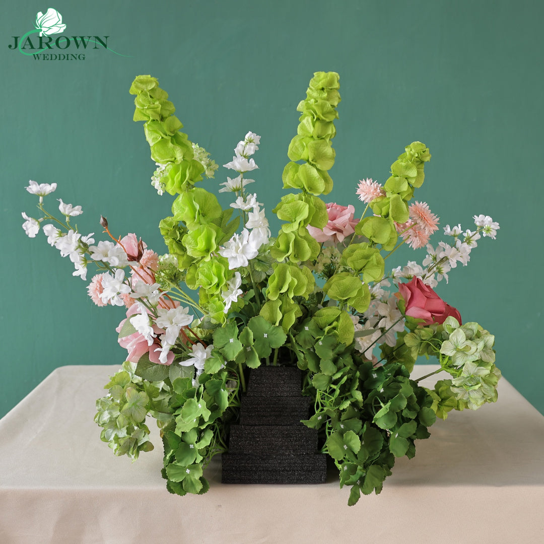 Aisle in Green/Pink/White