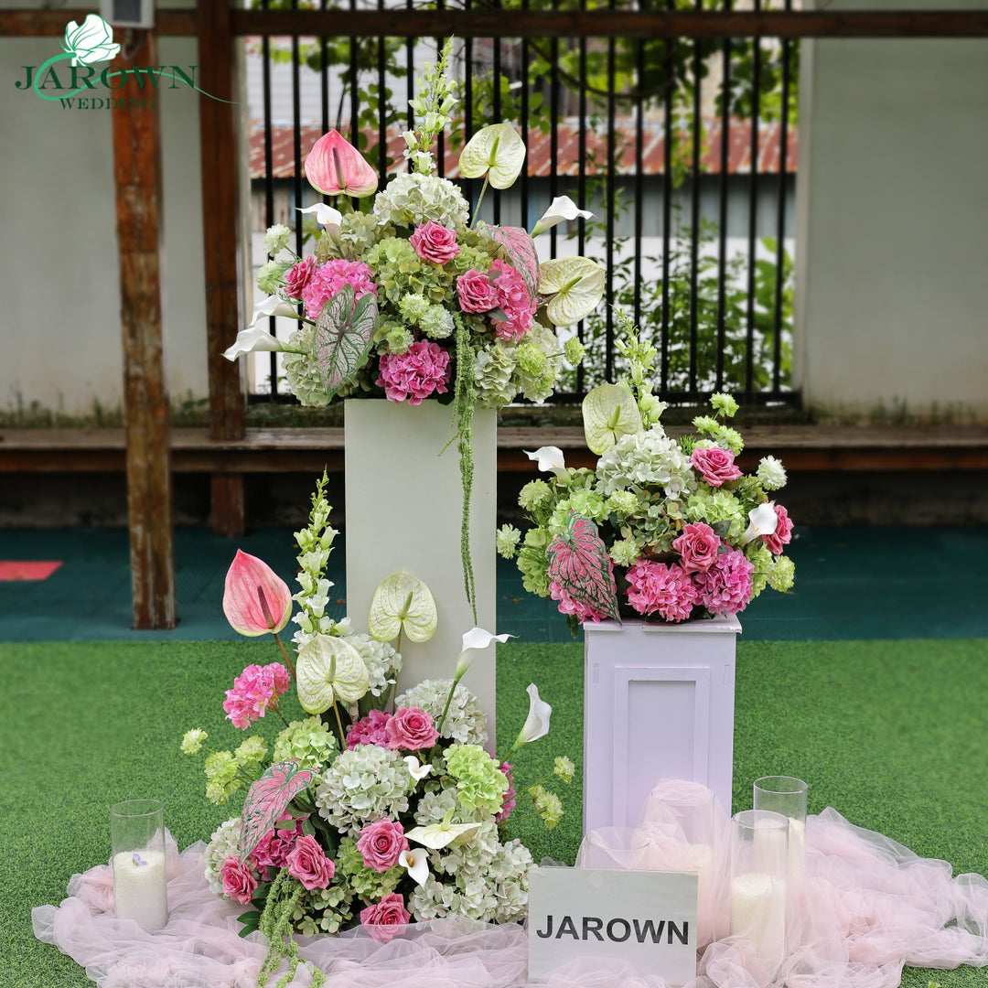 Aisle in Pink/Green