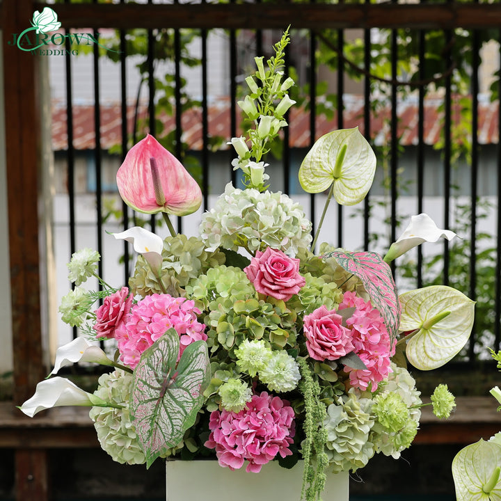 Aisle in Pink/Green