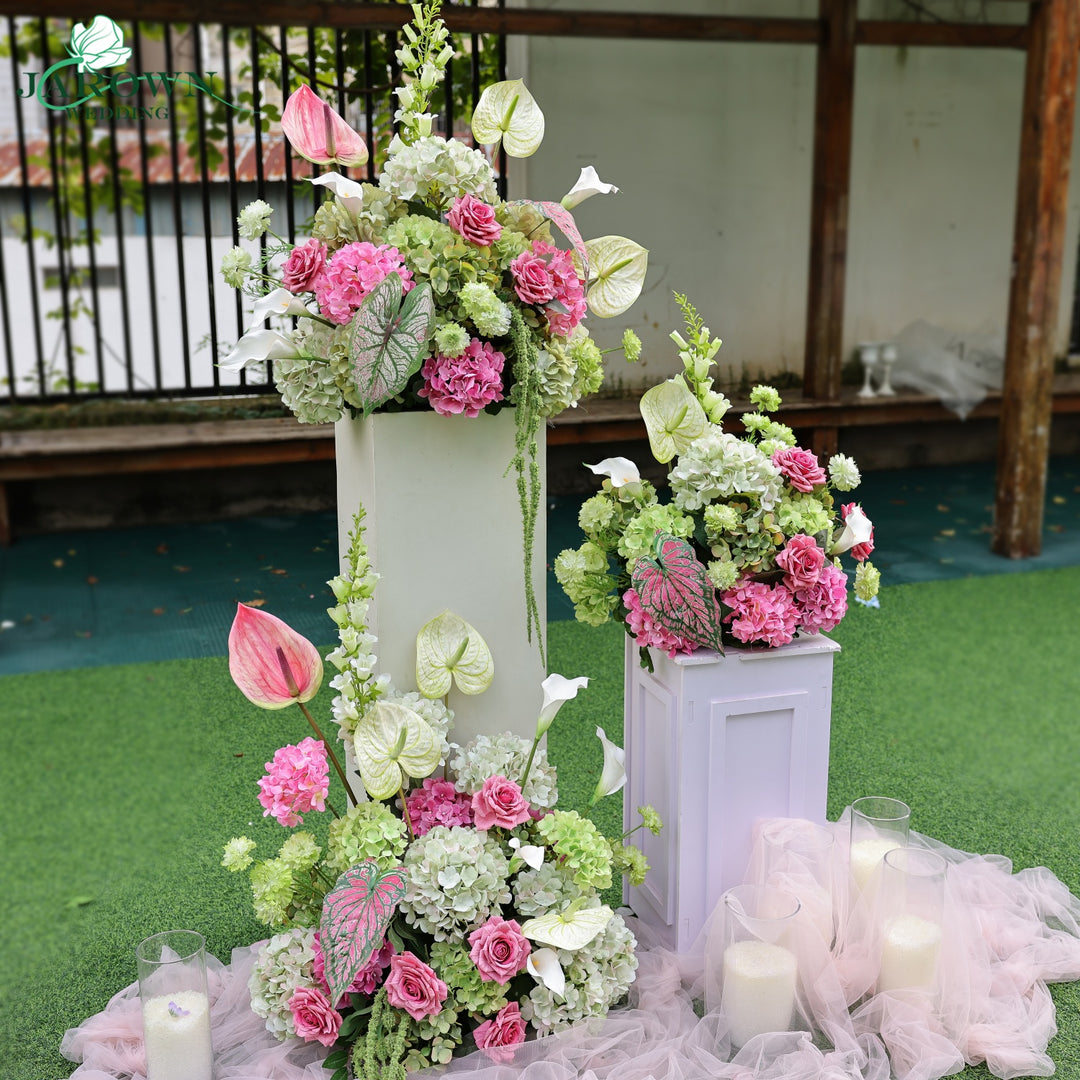Aisle in Pink/Green