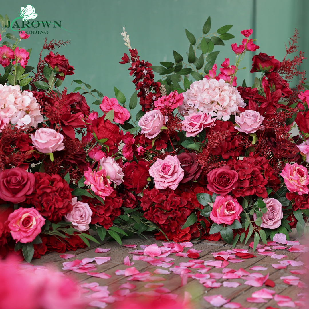 Aisle in Red/Pink