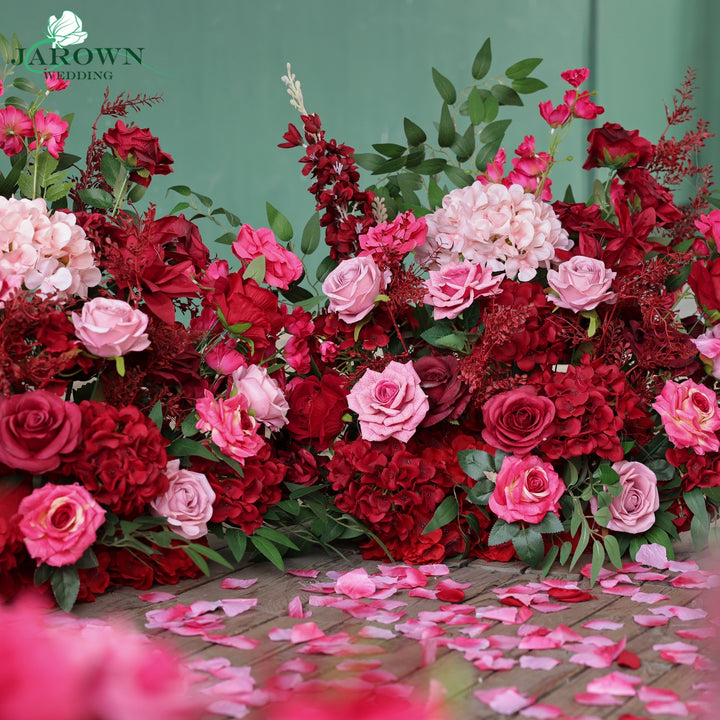 Aisle in Red/Pink