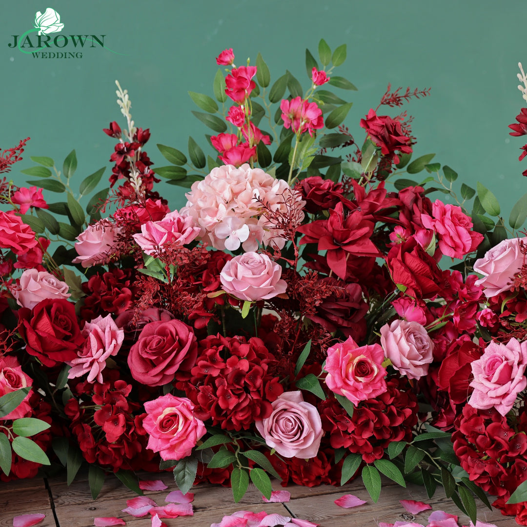 Aisle in Red/Pink