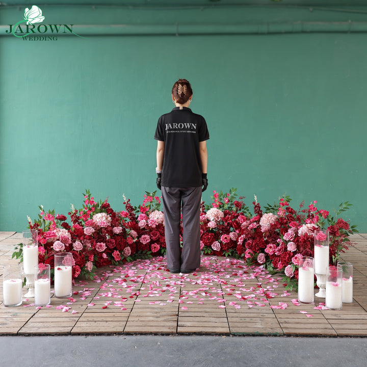 Aisle in Red/Pink