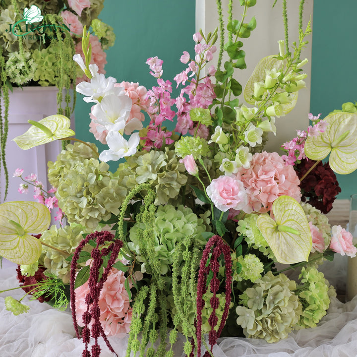 Bouquet & Centerpiece & Aisle in Green/Pink/Burgundy