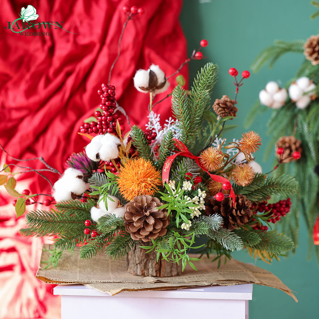 Centerpiece & Wreath & Garland in Green/Red/White