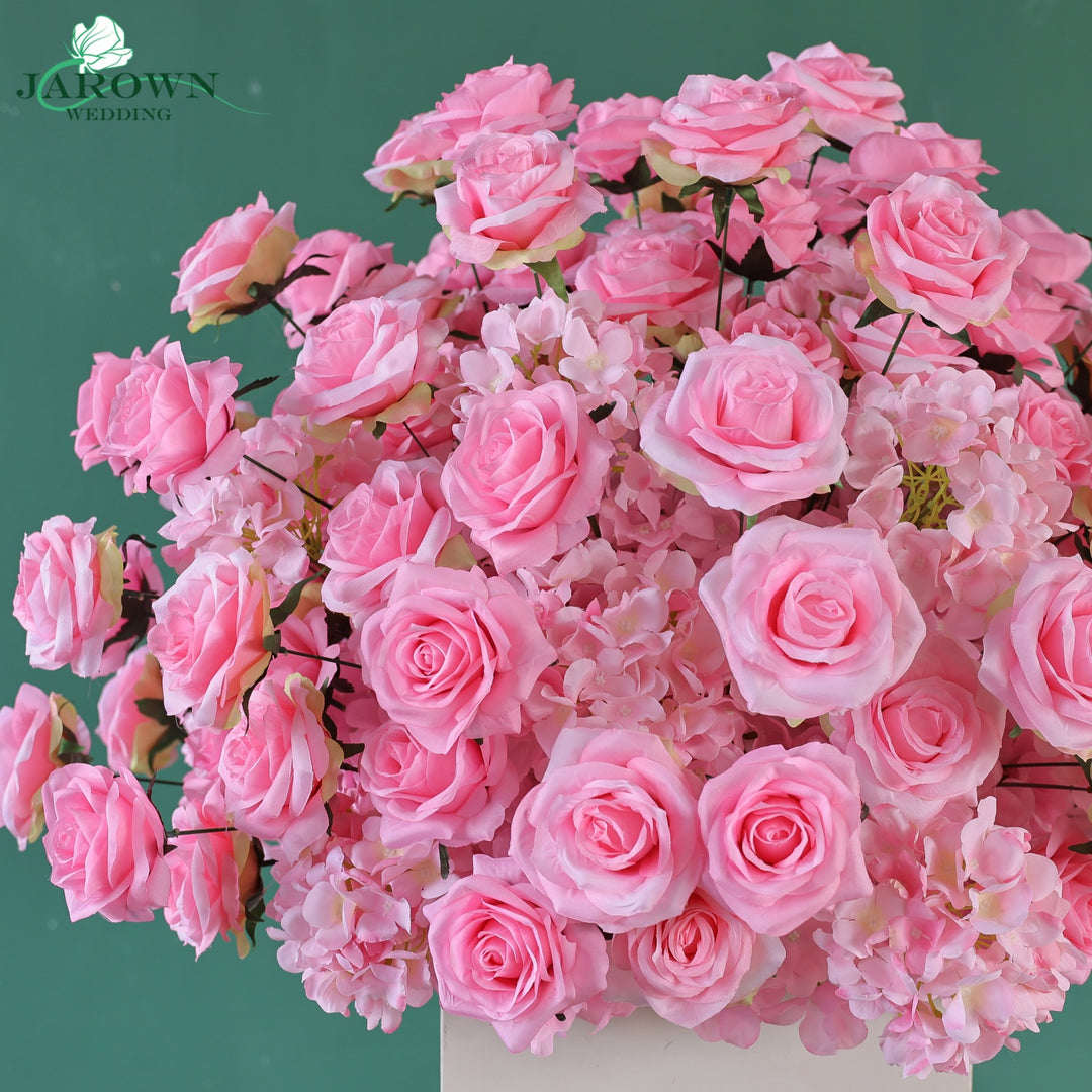 Centerpiece & Aisle in White/Red/Pink