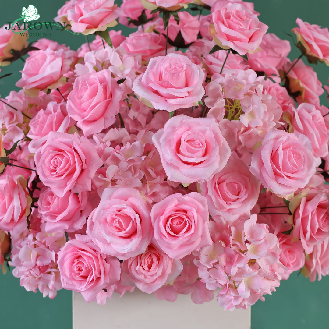 Centerpiece & Aisle in White/Red/Pink