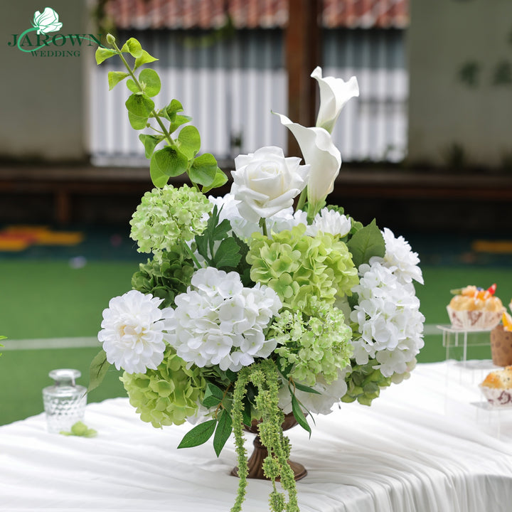 Centerpiece & Aisle in White/Green
