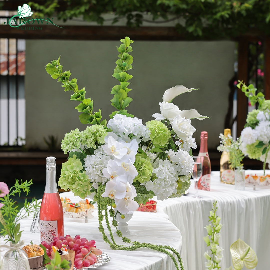 Centerpiece & Aisle in White/Green