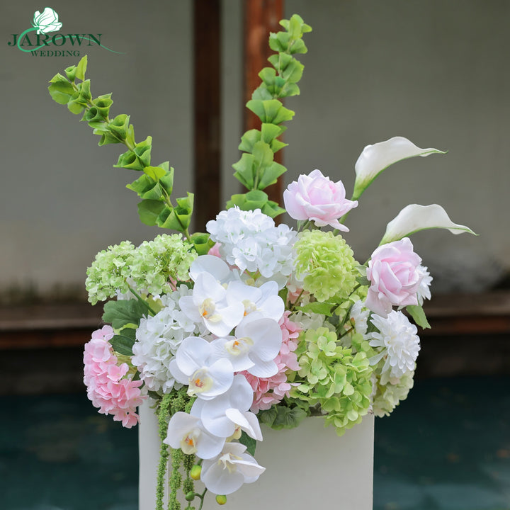 Centerpiece & Aisle in White/Green/Pink