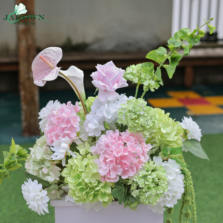 Centerpiece & Aisle in White/Green/Pink