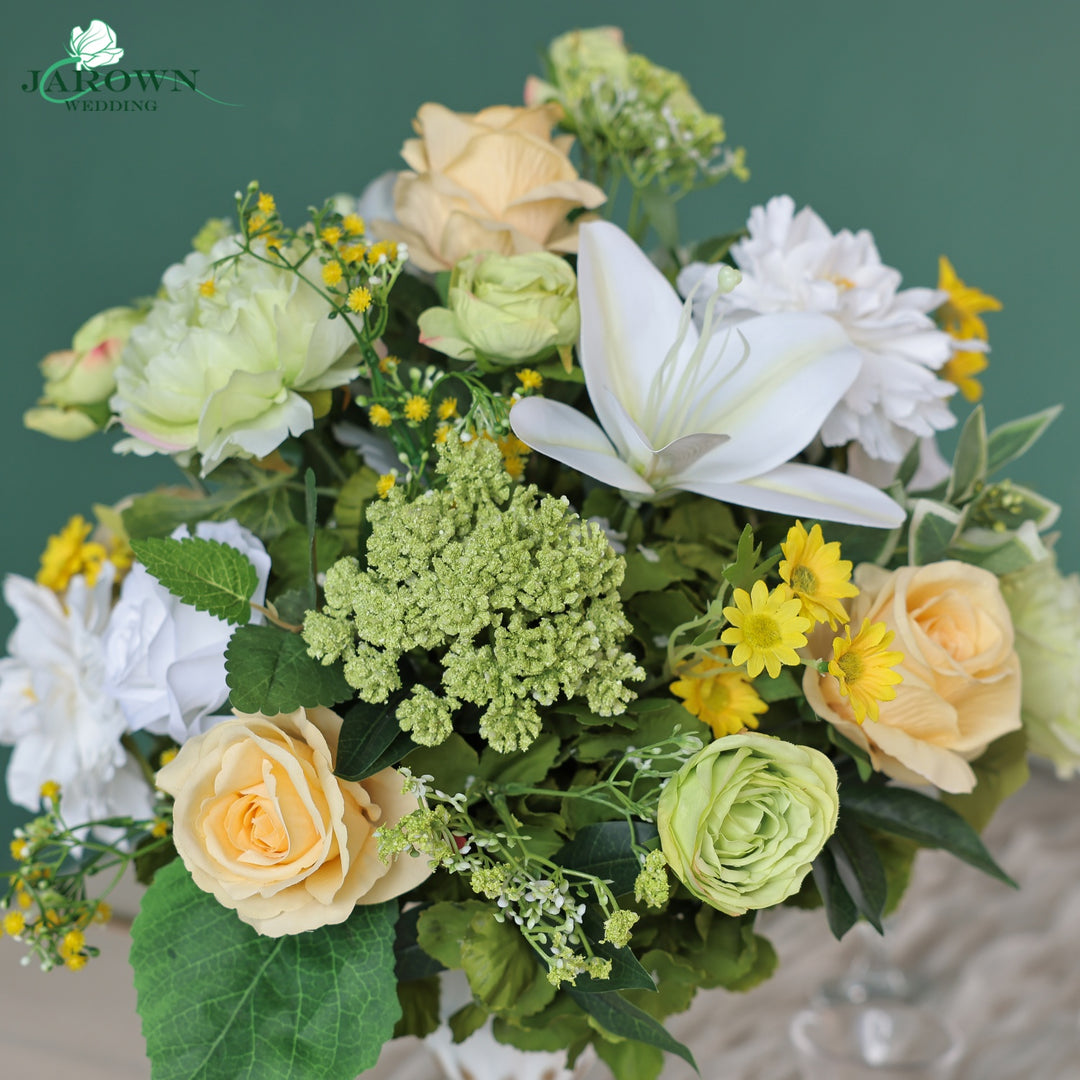Centerpiece in Green/Yellow/White