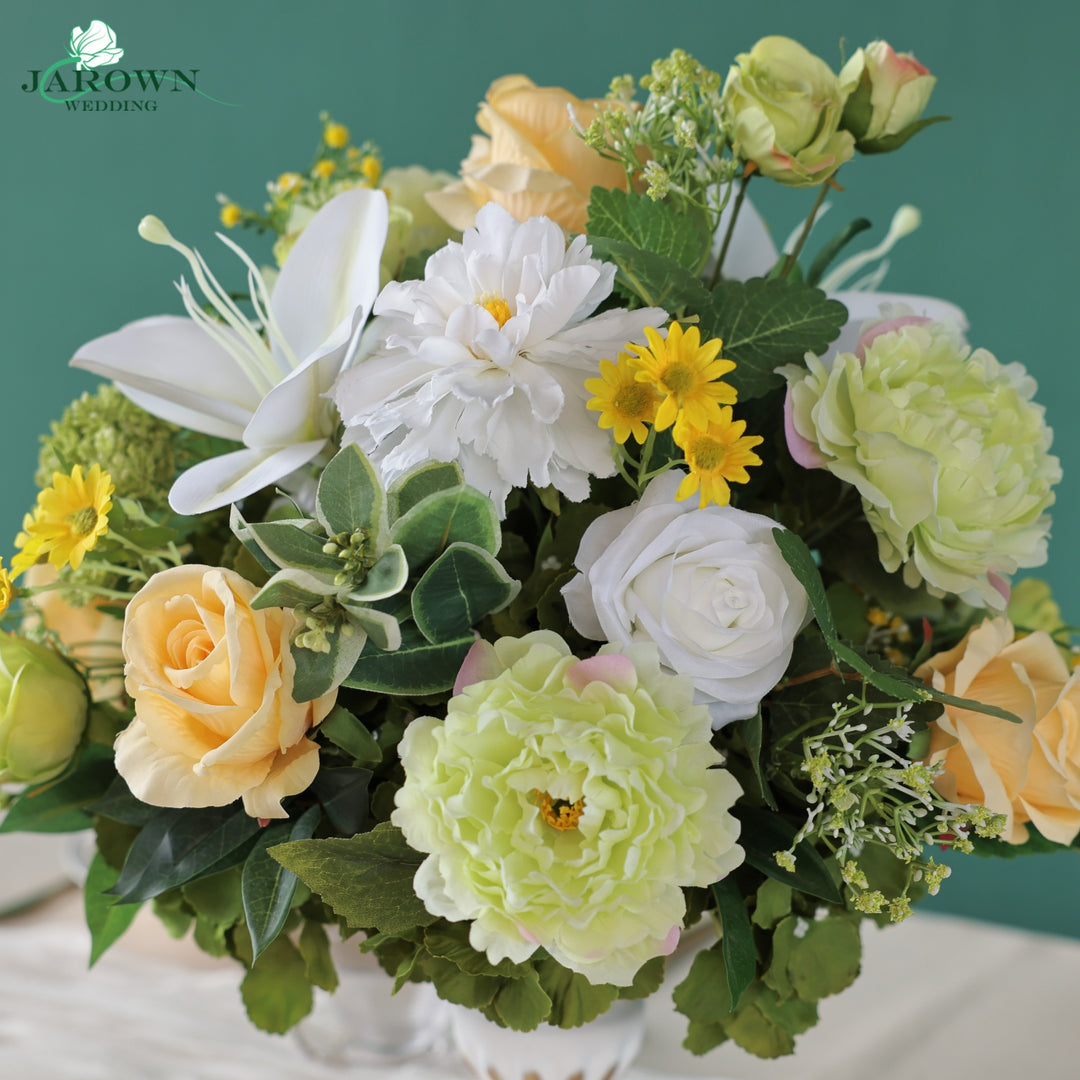 Centerpiece in Green/Yellow/White