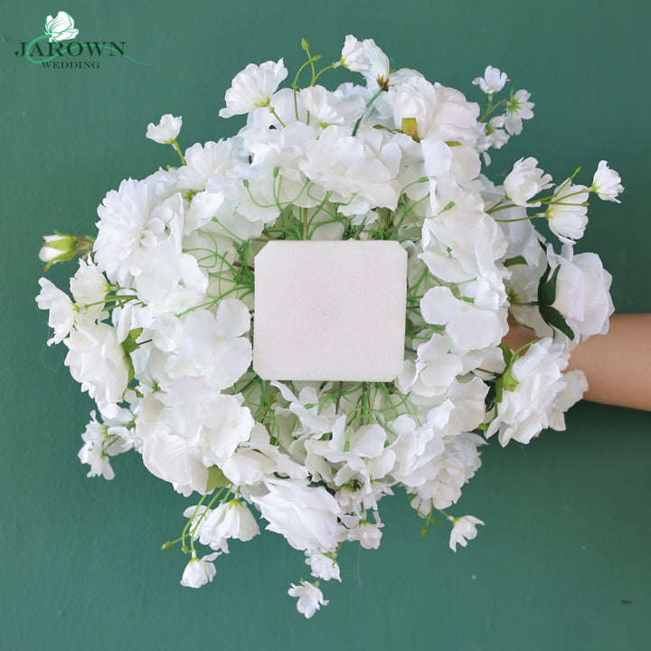 Centerpiece in White