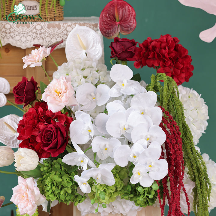 Centerpiece & Aisle in Burgundy/Green/White